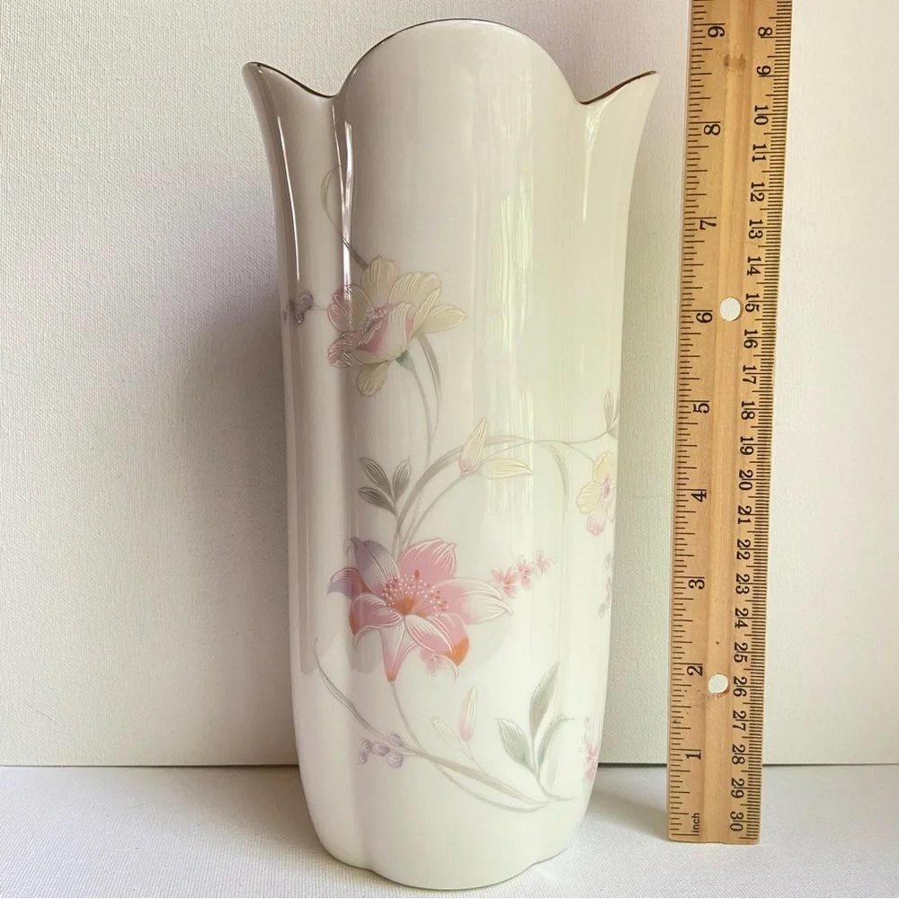 Japanese fine china tall floral vase with gold trim and scalloped rim oval shape